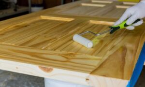 lacado de puerta de madera valencia